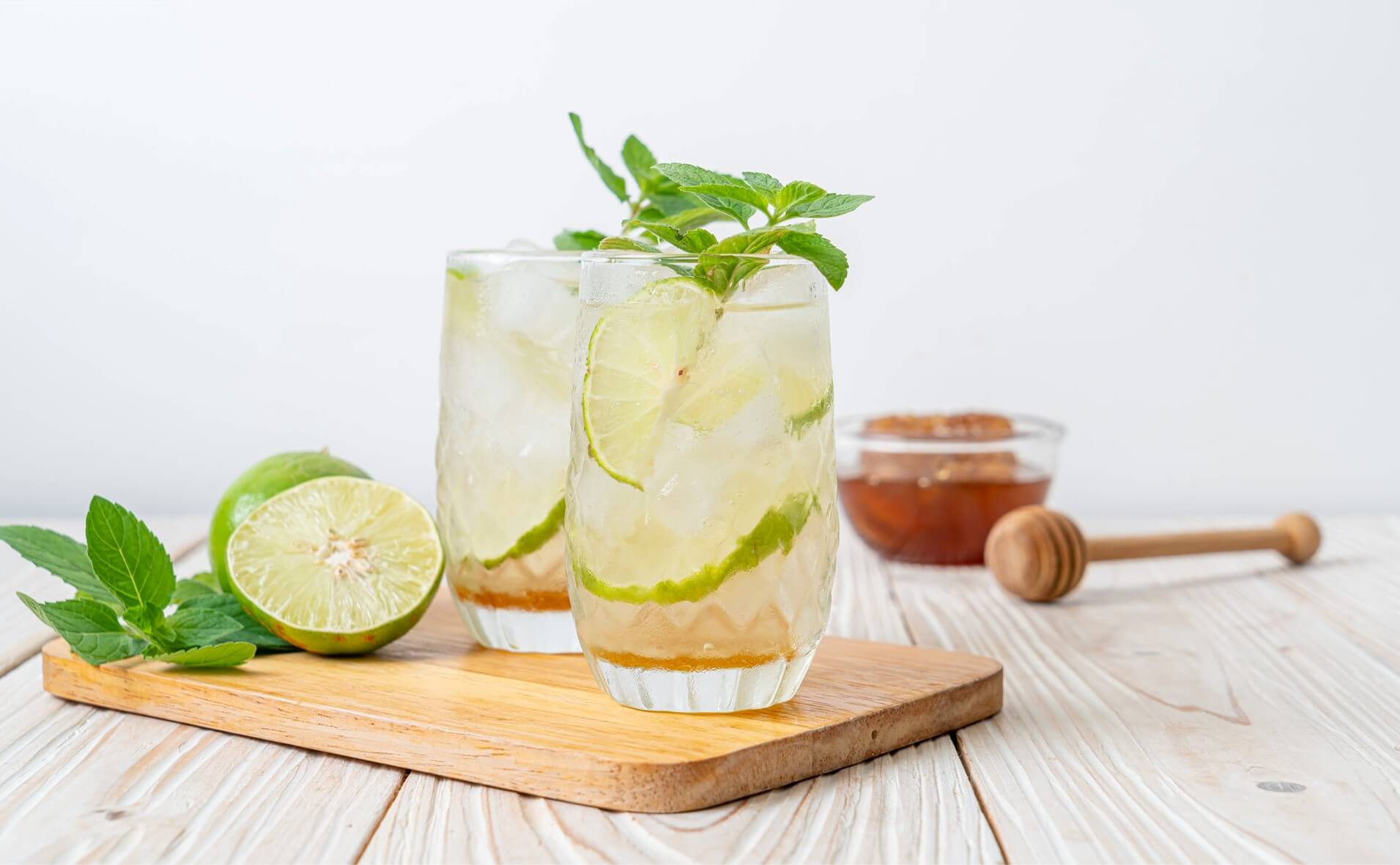 honey iced tea recipe glass with ice